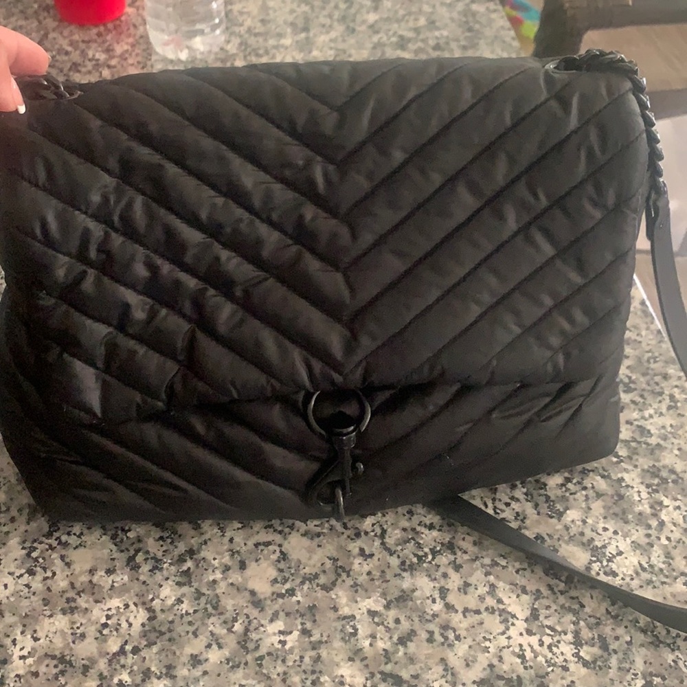 Large quilted puffy bag